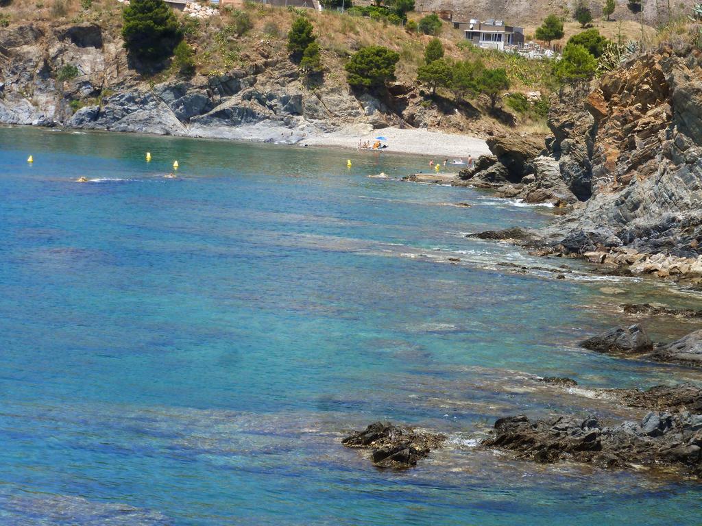 Apartment Rovellada Platja Colera Cameră foto